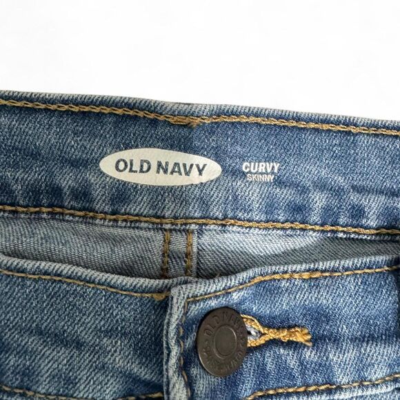 Old Navy Curvy Skinny Jeans | Women's Size 6 | Mid-Rise Medium Wash Distressed - Picture 4 of 8